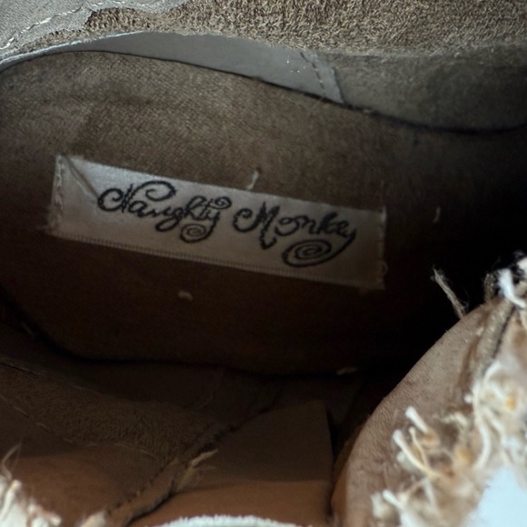 Naughty Monkey Women's Sewn up Ankle Bootie Taupe Embroidered Western Fringe 7M - Picture 12 of 16